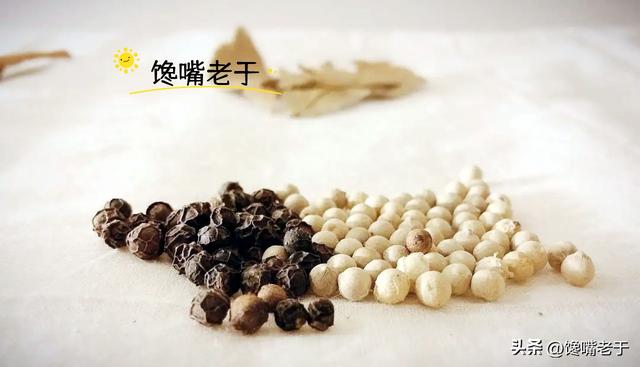 黑白胡椒做调味料有什么用（黑白胡椒一字之差）